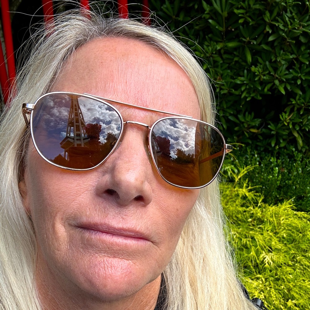 Meet your Posher, Sandy